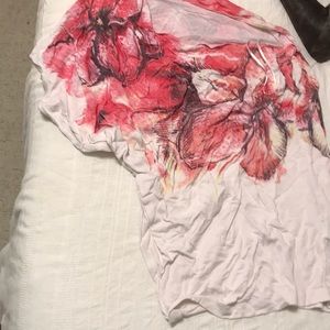 One shoulder shirt